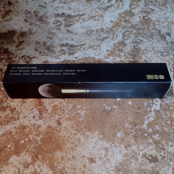 Pat McGrath Labs Skin Fetish: Sublime Perfection Powder Brush (*NIB Retail) - Picture 3 of 7